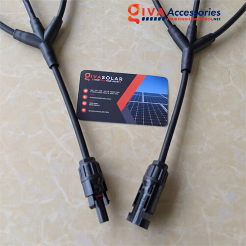 Đầu MC4 vào và ra kết nối pin