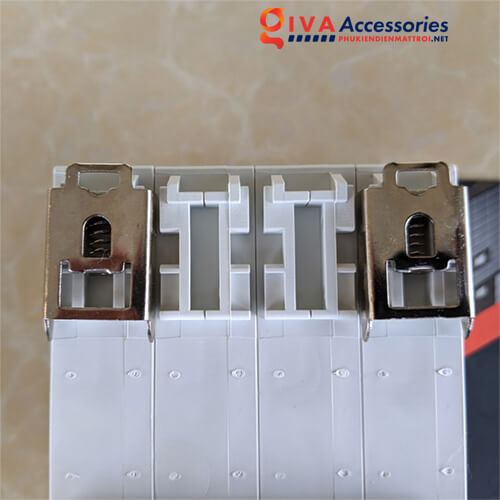 Thiết bị chống sét cho năng lượng mặt trời 4p